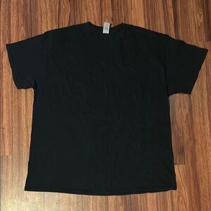 Gildan Black Short Sleeve Tee Classic Crew Neck